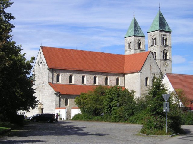 Biburg Kirche und Ortspanorama