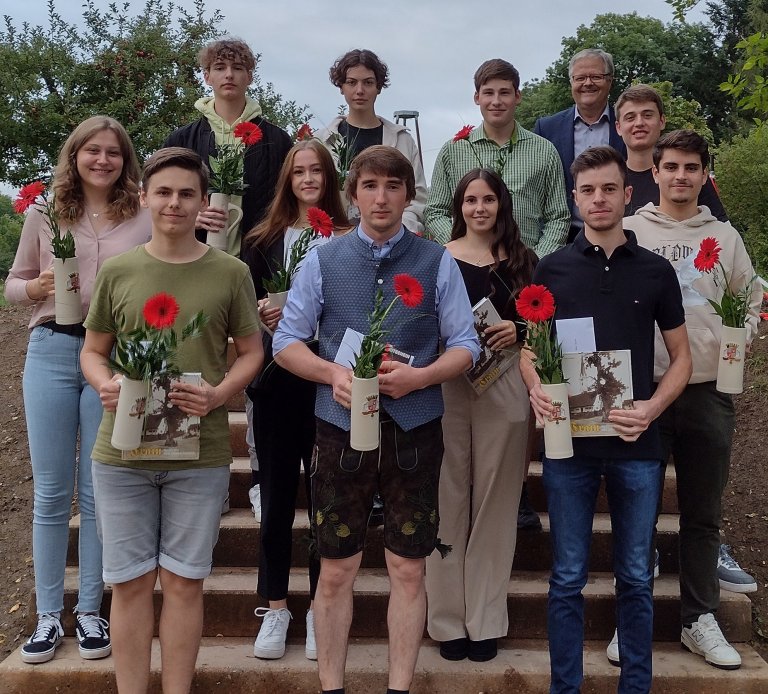 Einserschüler Gruppenbild mit Bürgermeister